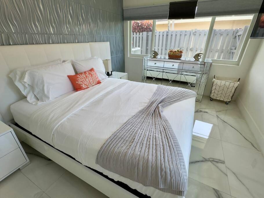Amazing Home W Heated Pool 8 Mins To The Beach Lighthouse Point Exterior foto