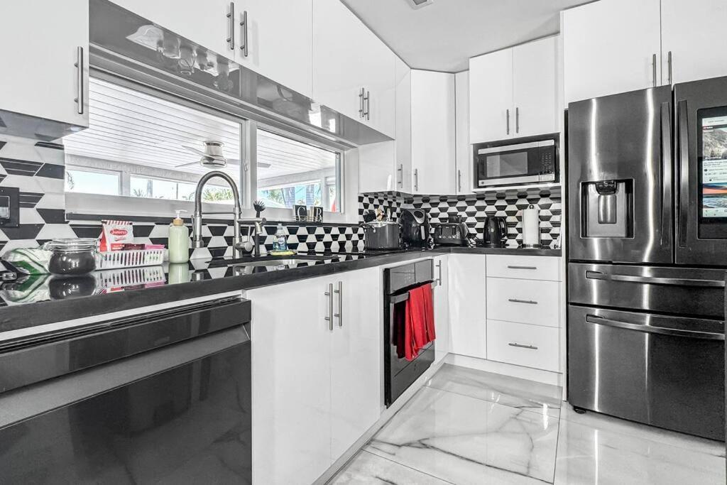 Amazing Home W Heated Pool 8 Mins To The Beach Lighthouse Point Exterior foto